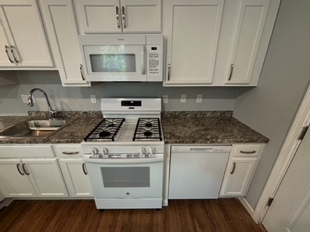Gas range, Microwave and Dishwasher Gas range, Microwave and Dishwasher